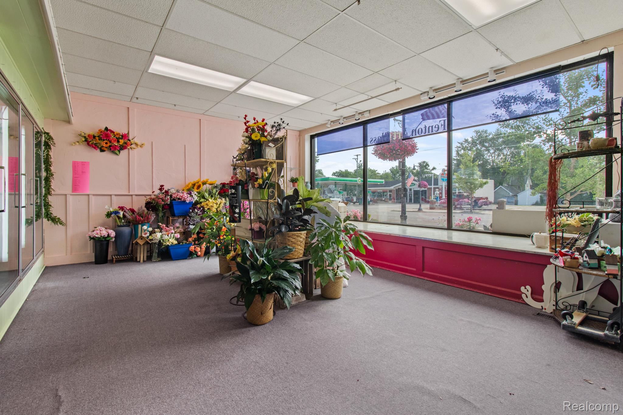 211 N Saginaw Street
