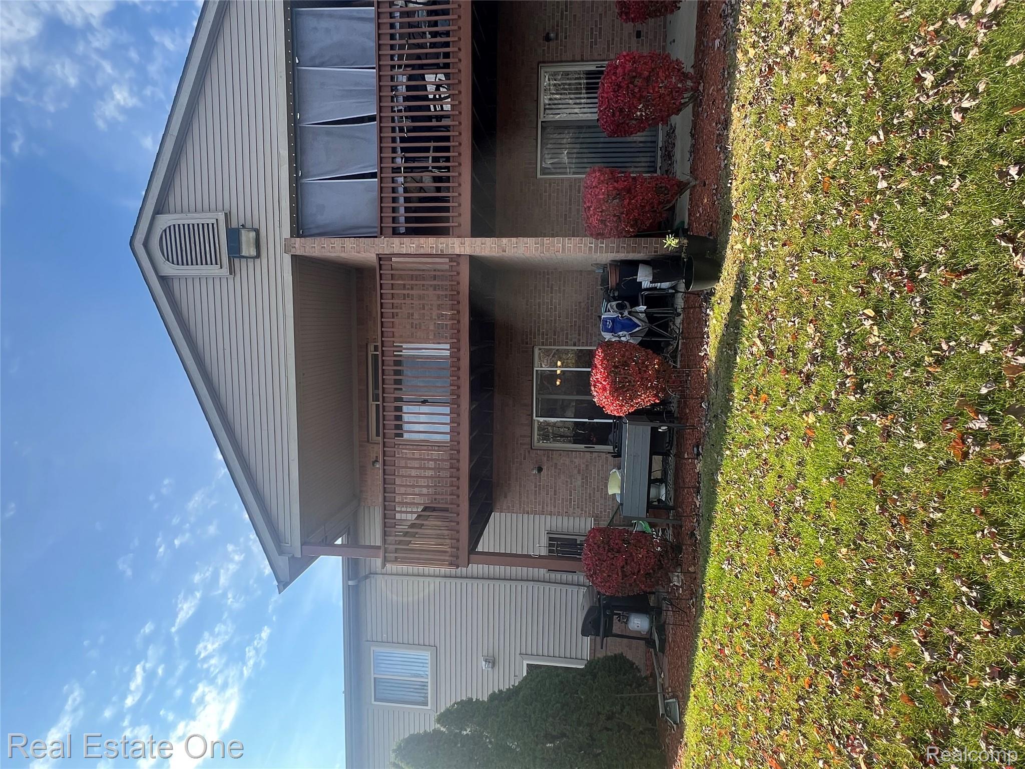 15815 Lakeside Drive 7