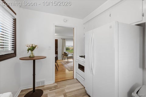 Tiny photo for 2932 Maplewood Avenue, Royal Oak City, MI 48073 (MLS # 20261083183)