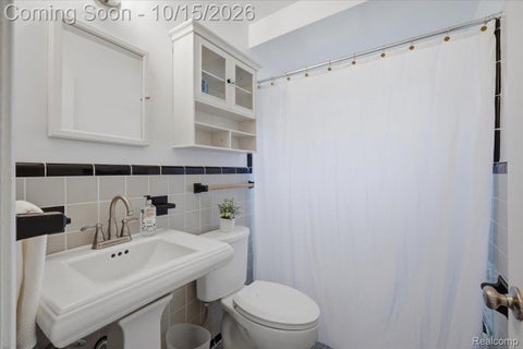 Tiny photo for 2932 Maplewood Avenue, Royal Oak City, MI 48073 (MLS # 20261083183)
