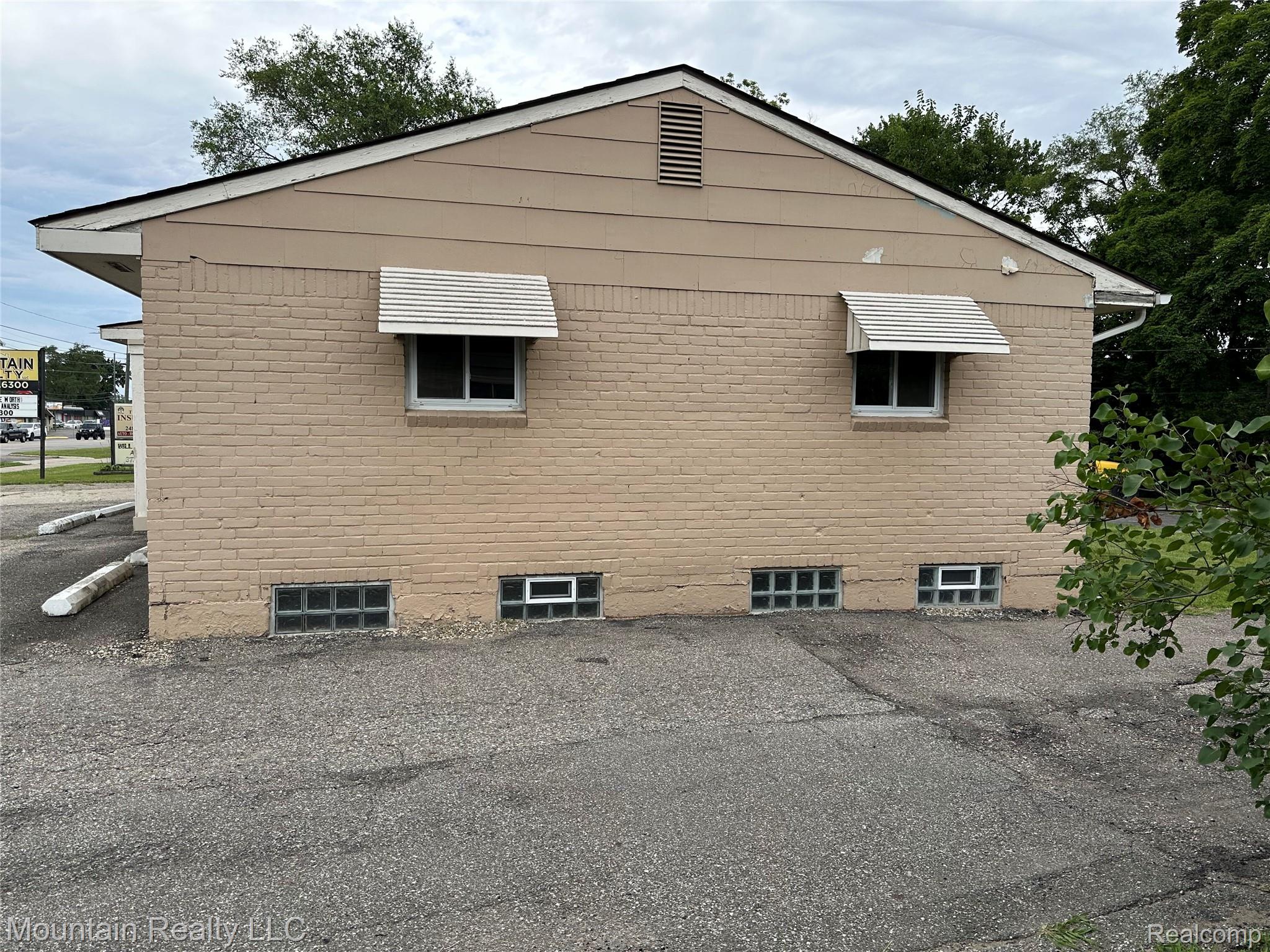 5663 HIGHLAND Road