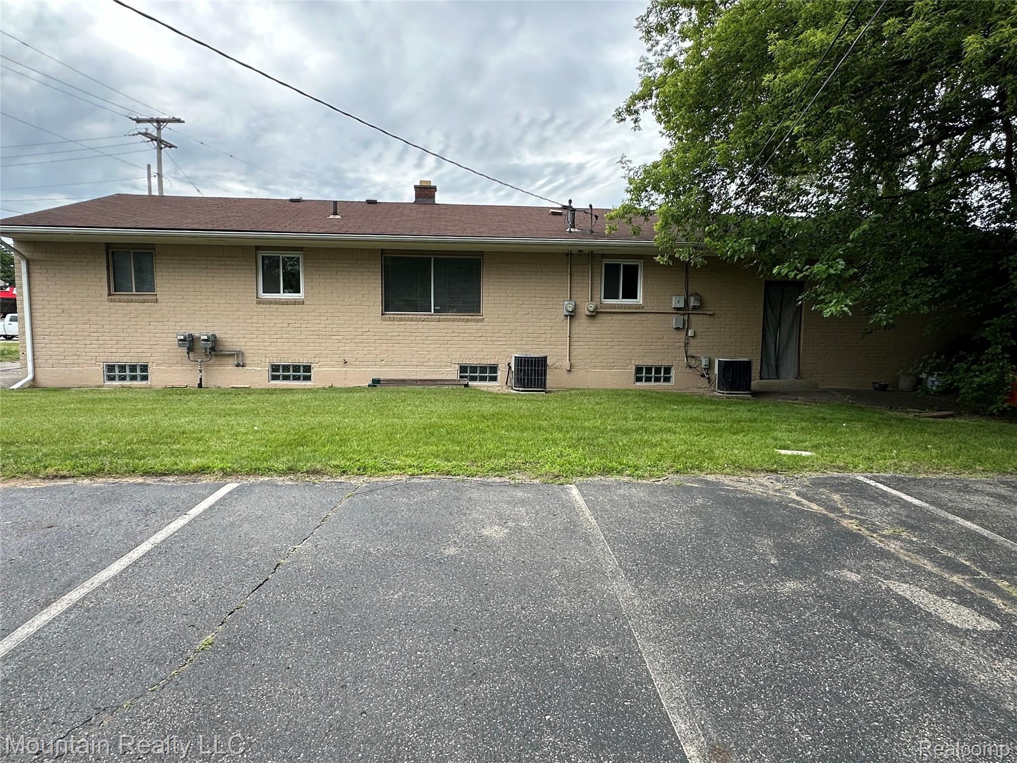 5663 HIGHLAND Road