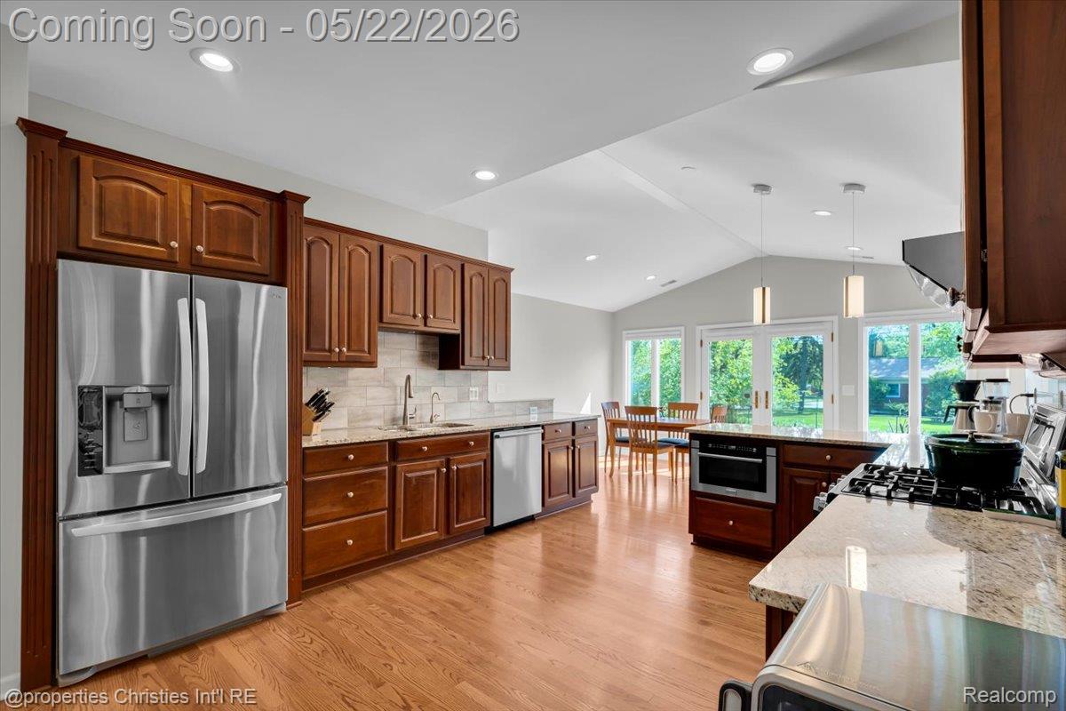 6225 Golfview Drive