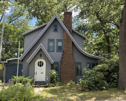 2208 E Blaine Avenue SE Grand Rapids City MI 49507