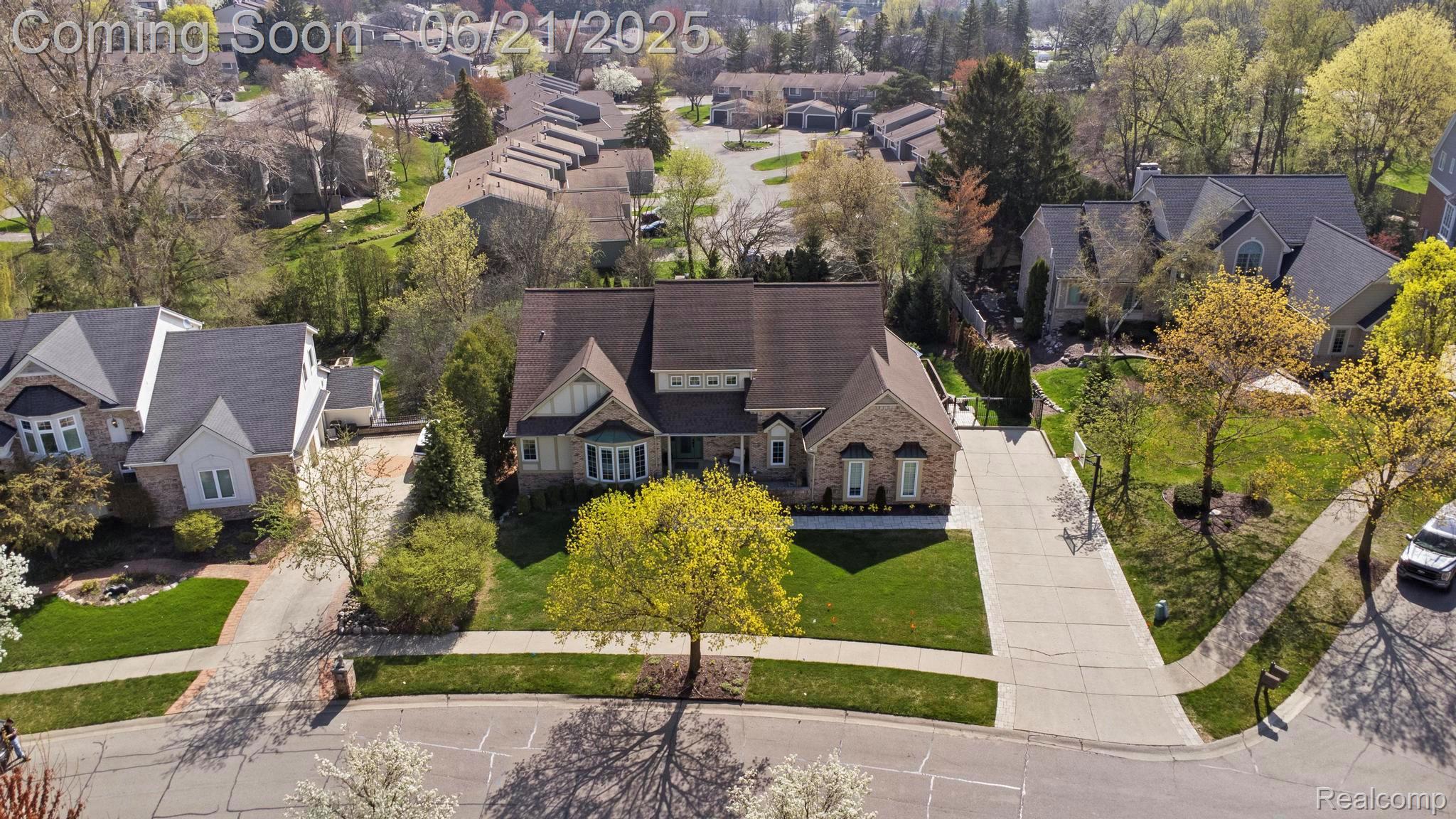 900 MCDONALD Drive