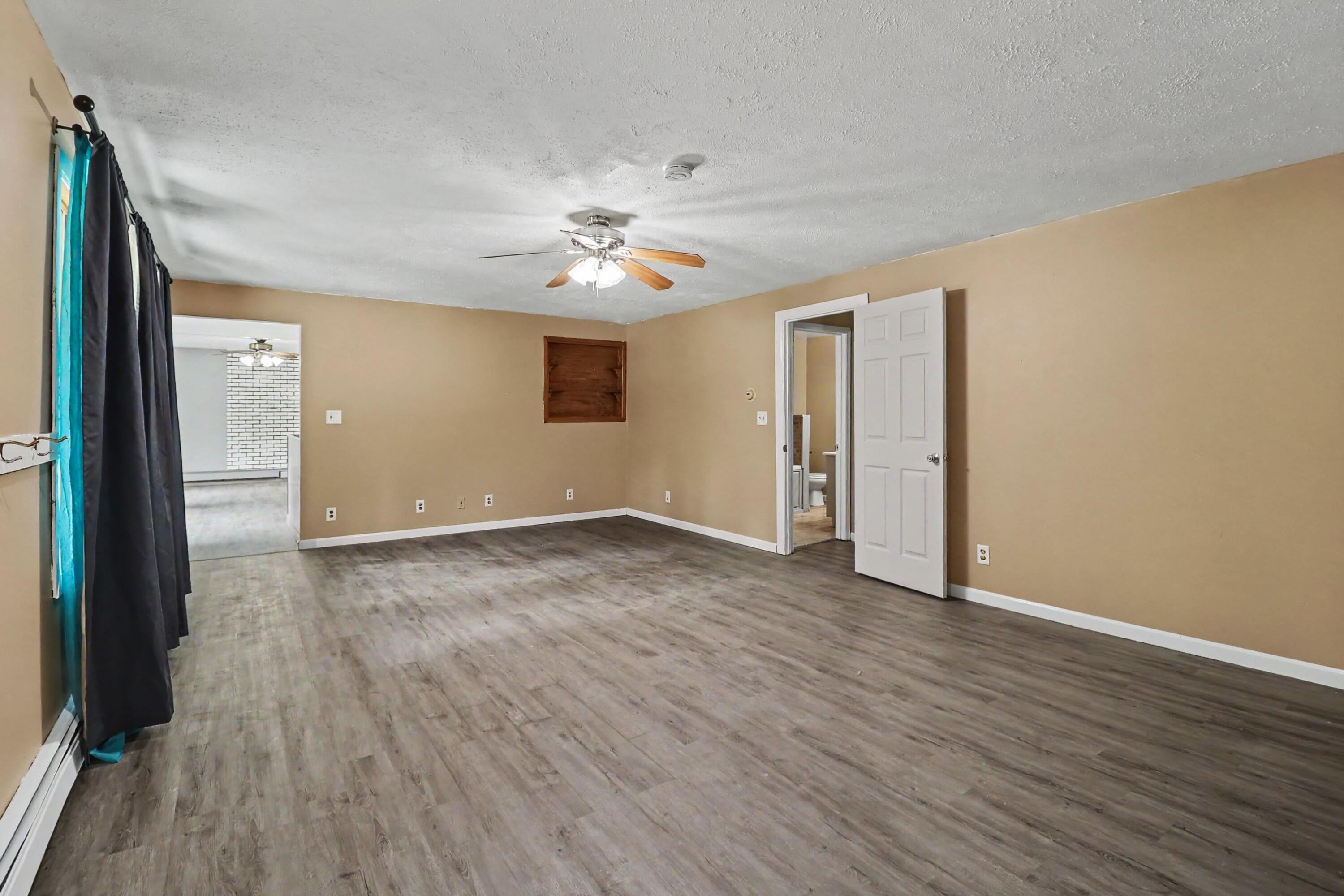 105 N Mike Street