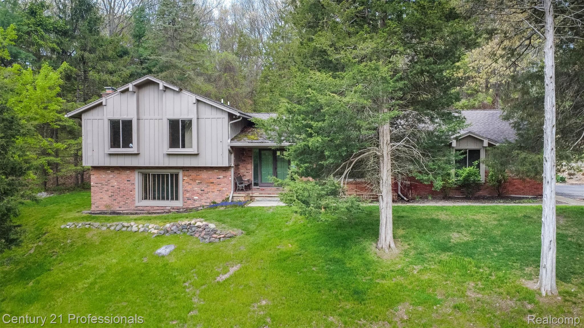 6133 Sundance Trail