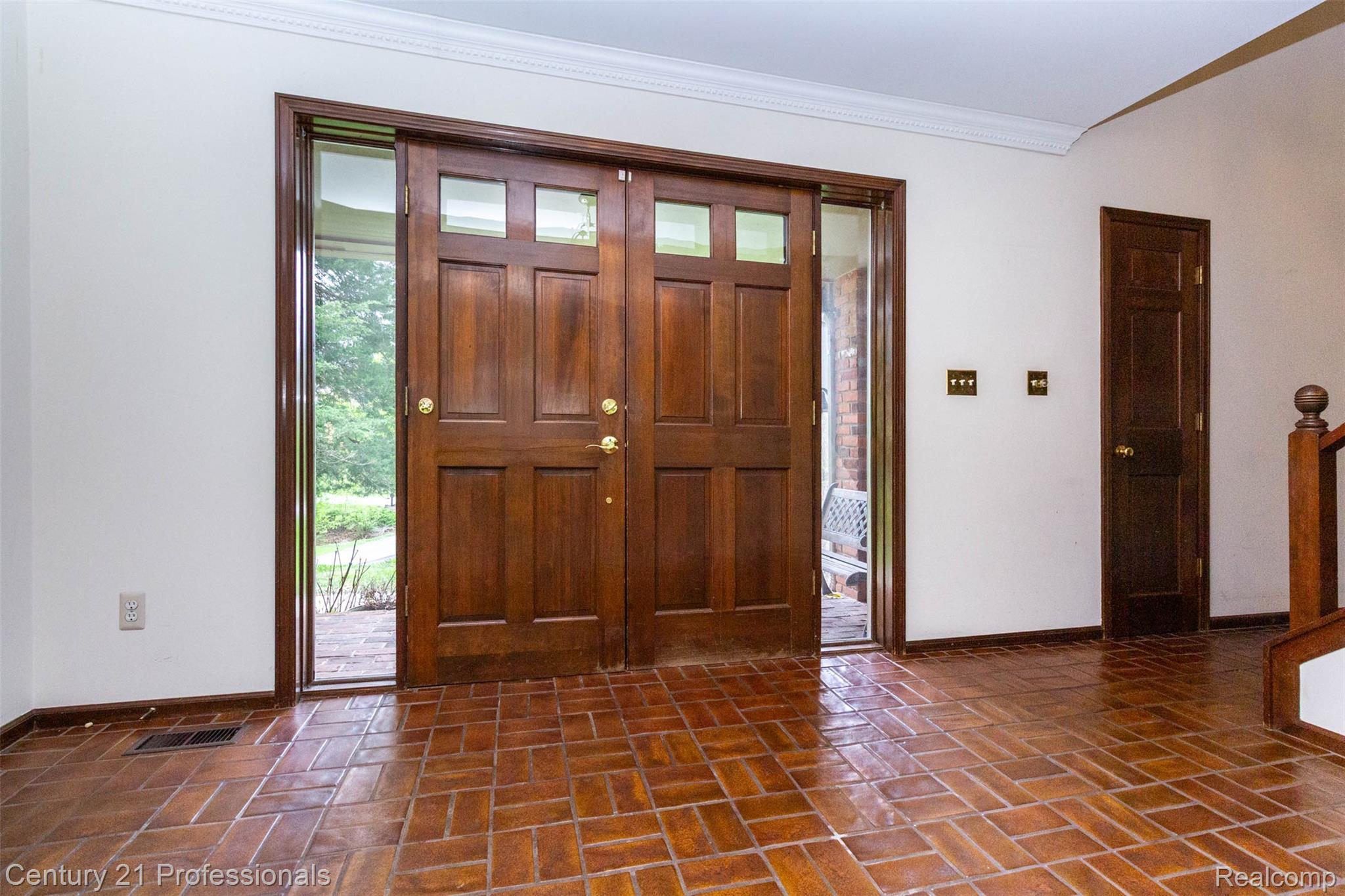 6133 Sundance Trail