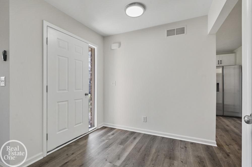 30601 Victoria Court