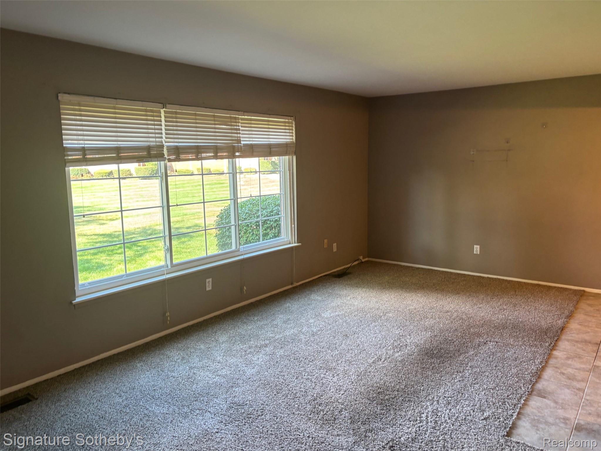689 E Fox Hills Drive 65