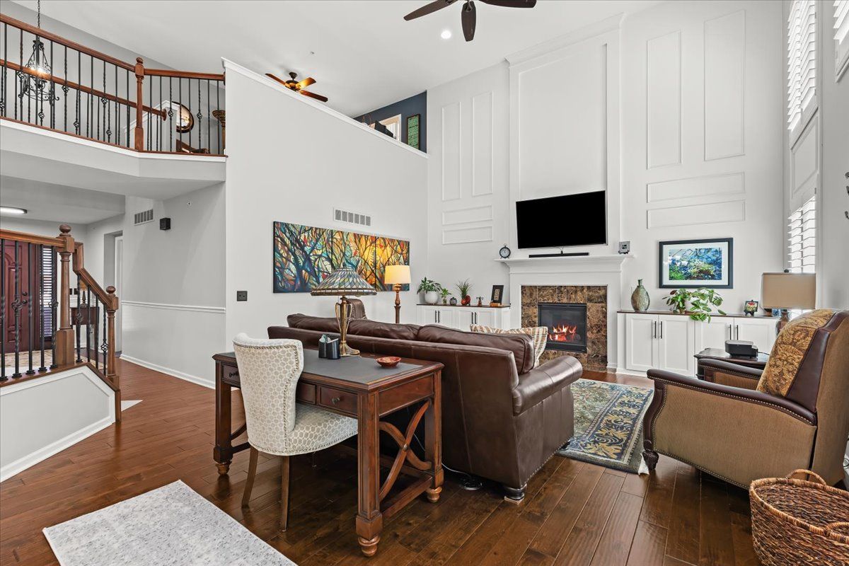 4583 SPRING MOUNTAIN Drive