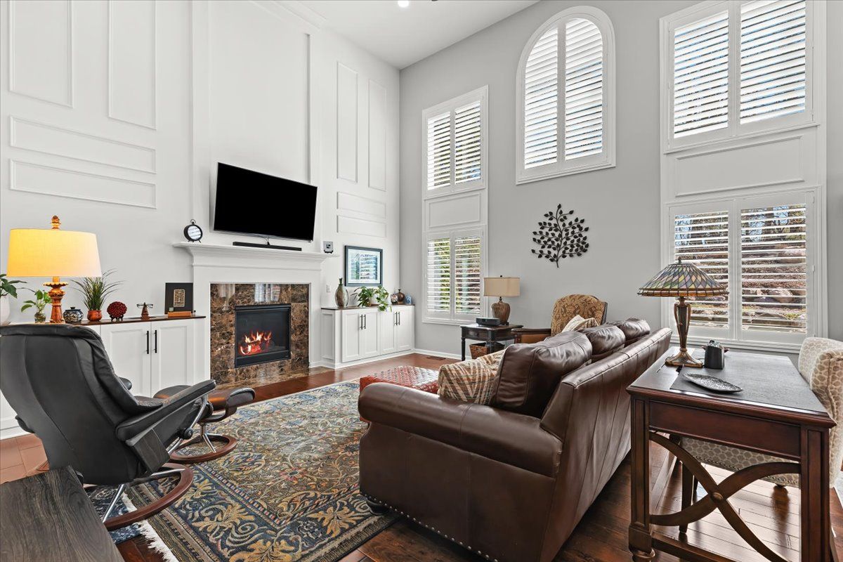 4583 SPRING MOUNTAIN Drive
