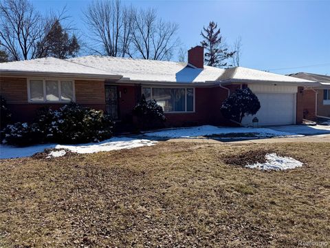 17617 Avilla Blvd Boulevard Lathrup Village City MI 48076