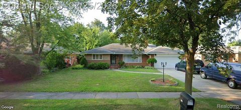 17617 Avilla Blvd Boulevard Lathrup Village City MI 48076