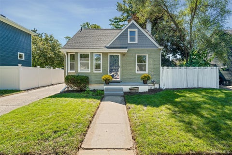 Photo of 1427 Pearson Street, Fenton City, MI 48220 (MLS # 20261077825)