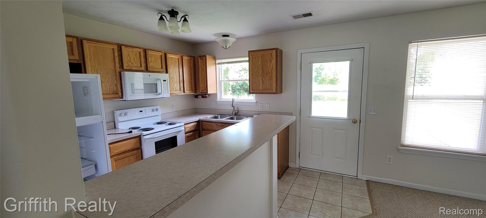 810 Cattail Lane