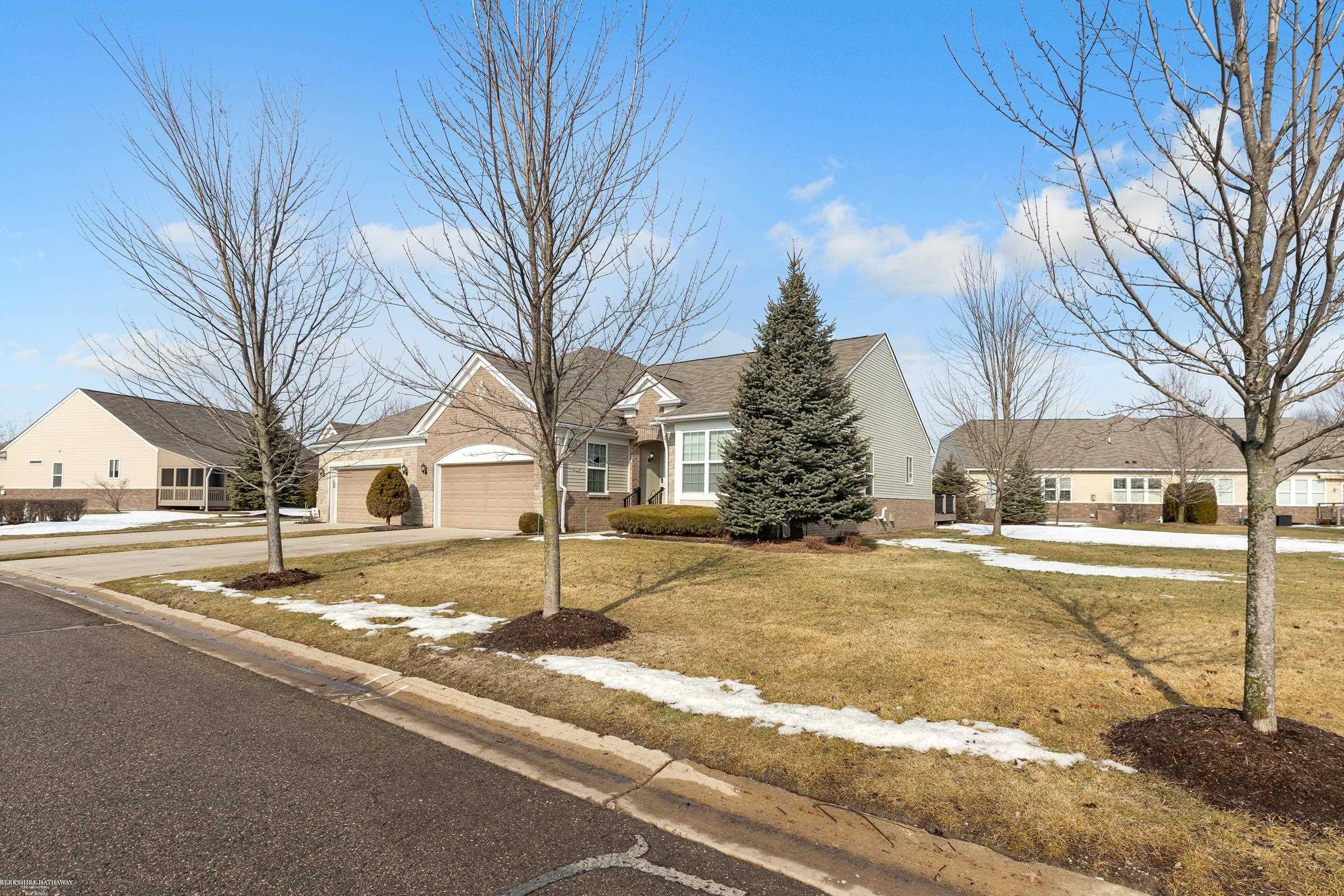 23222 Foxboro Street