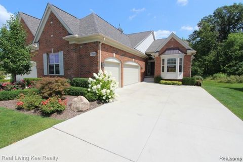 2750 Castlemartin Court Oakland Charter Township MI 48306