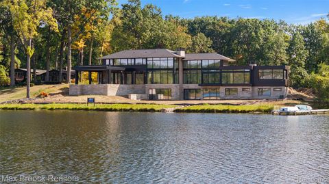 3515 Brookside Drive Bloomfield Charter Township MI 48302