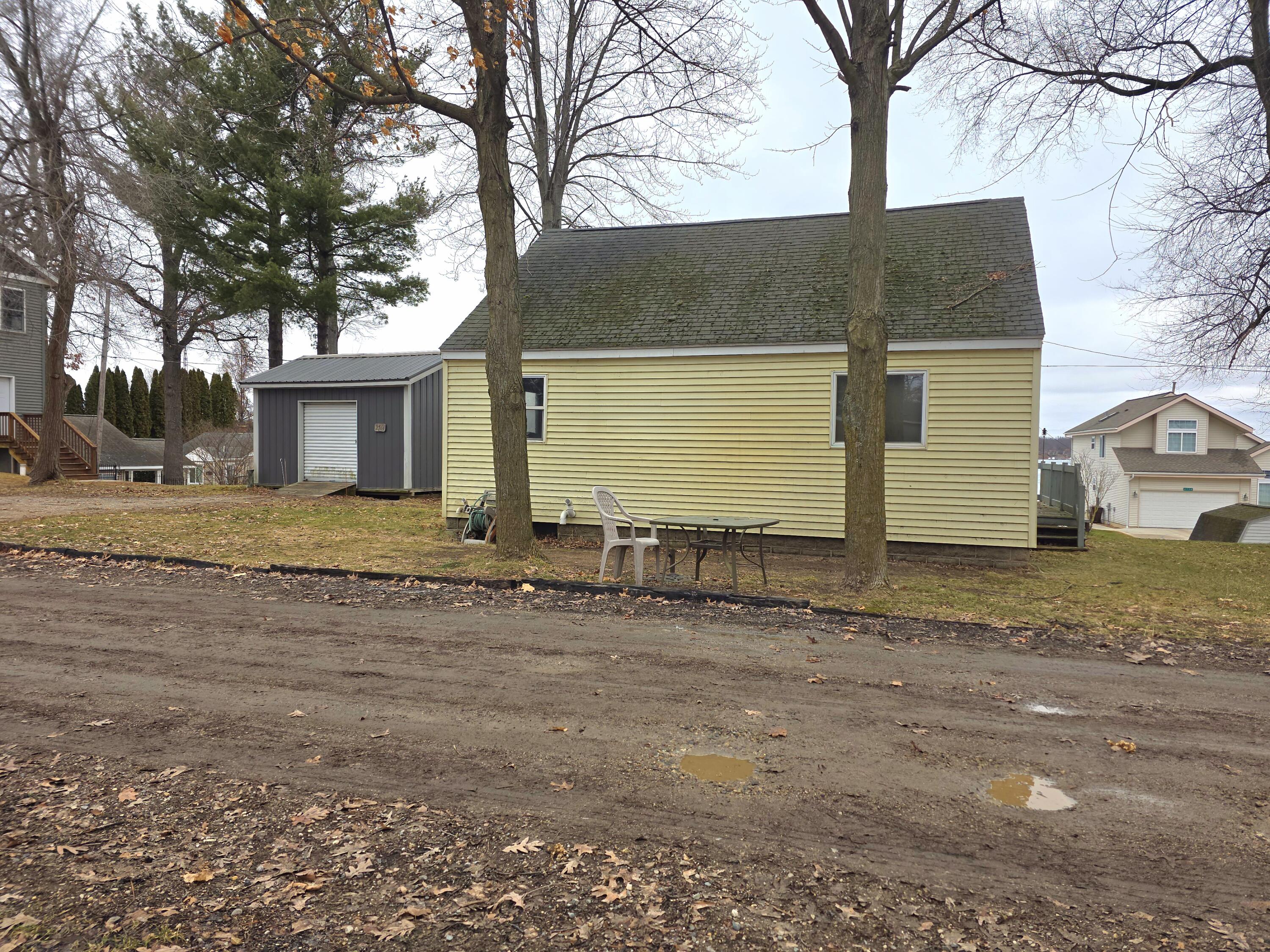 2744 Cottage Drive