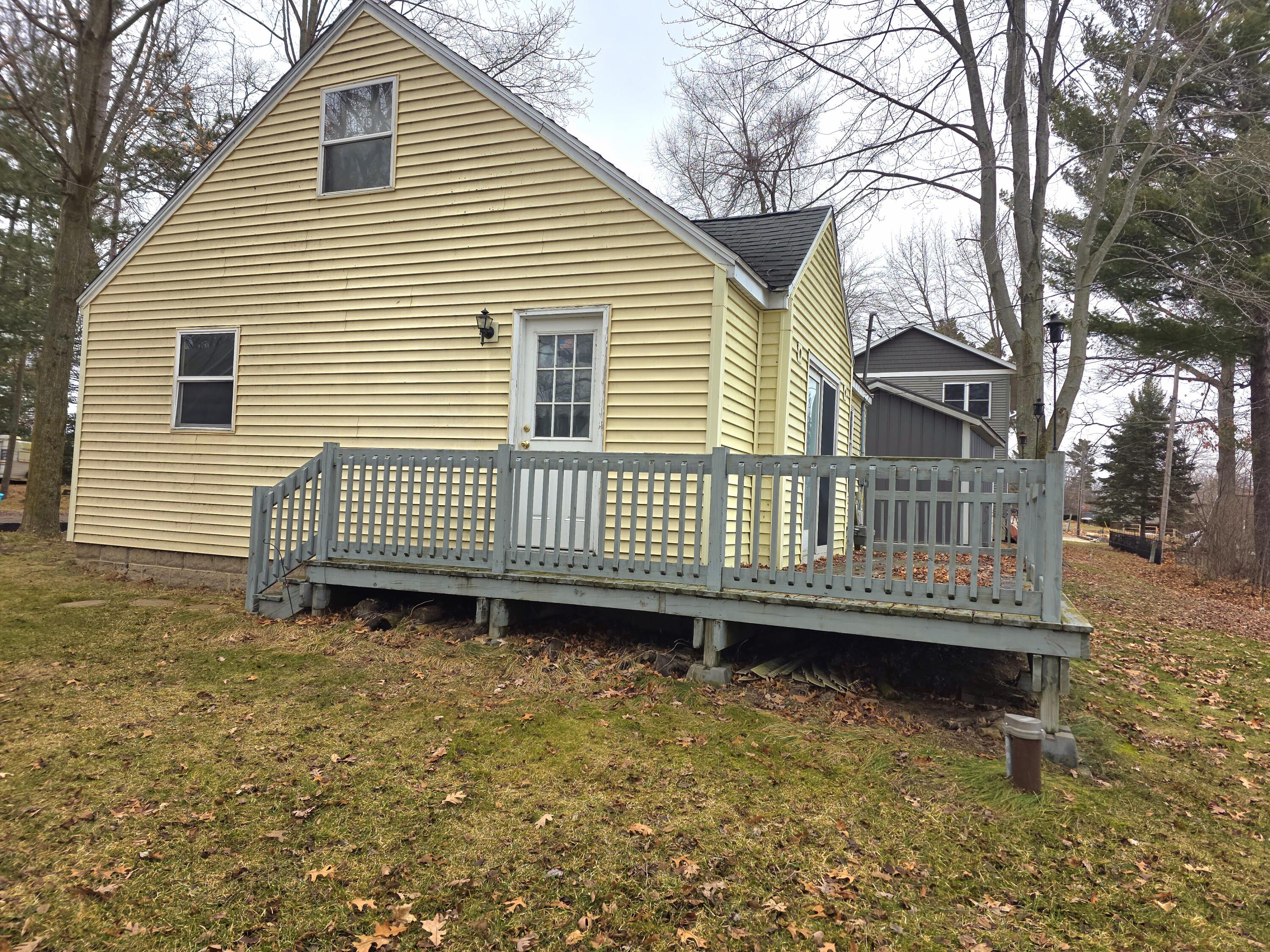 2744 Cottage Drive