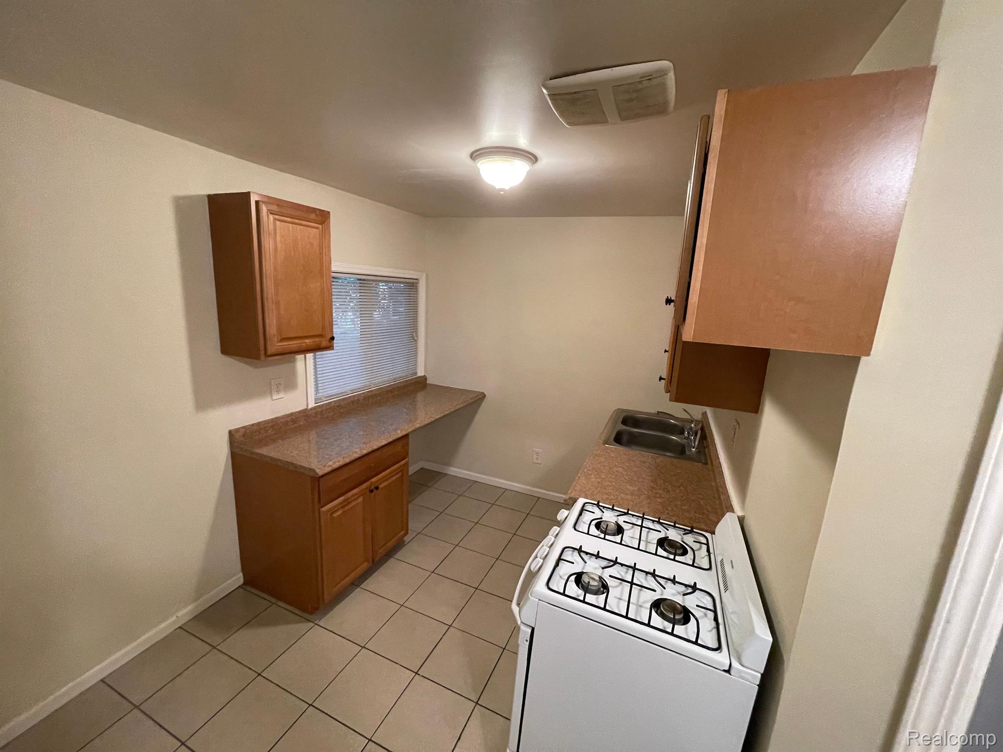 20956 RENSSELAER Street