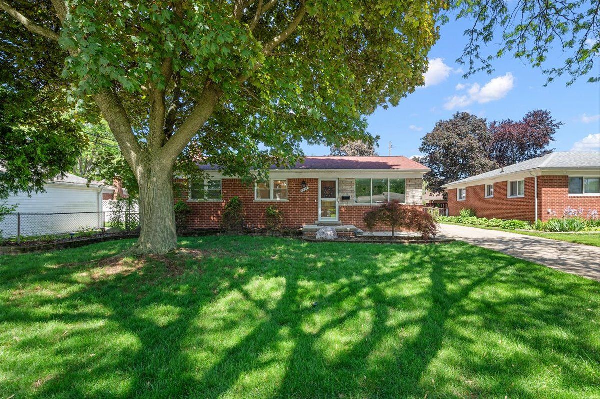 8929 HEADLEY Drive
