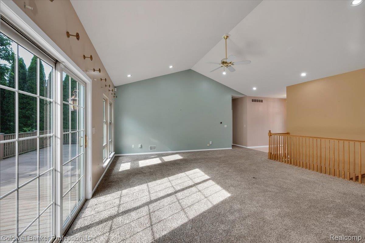 604 Carriage Way