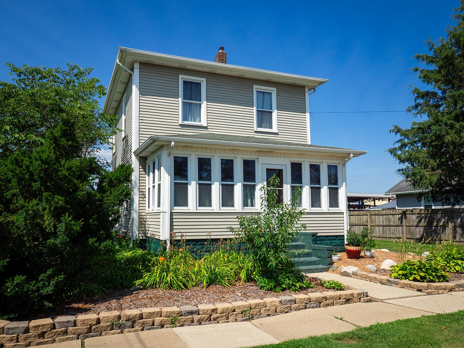 24 W Linden Street W