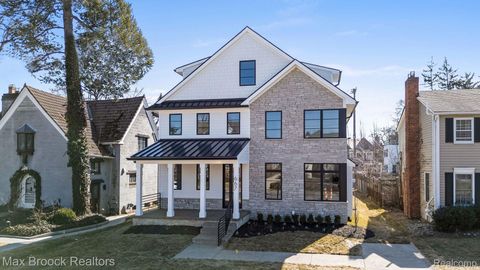 667 OAK Avenue Birmingham City MI 48009