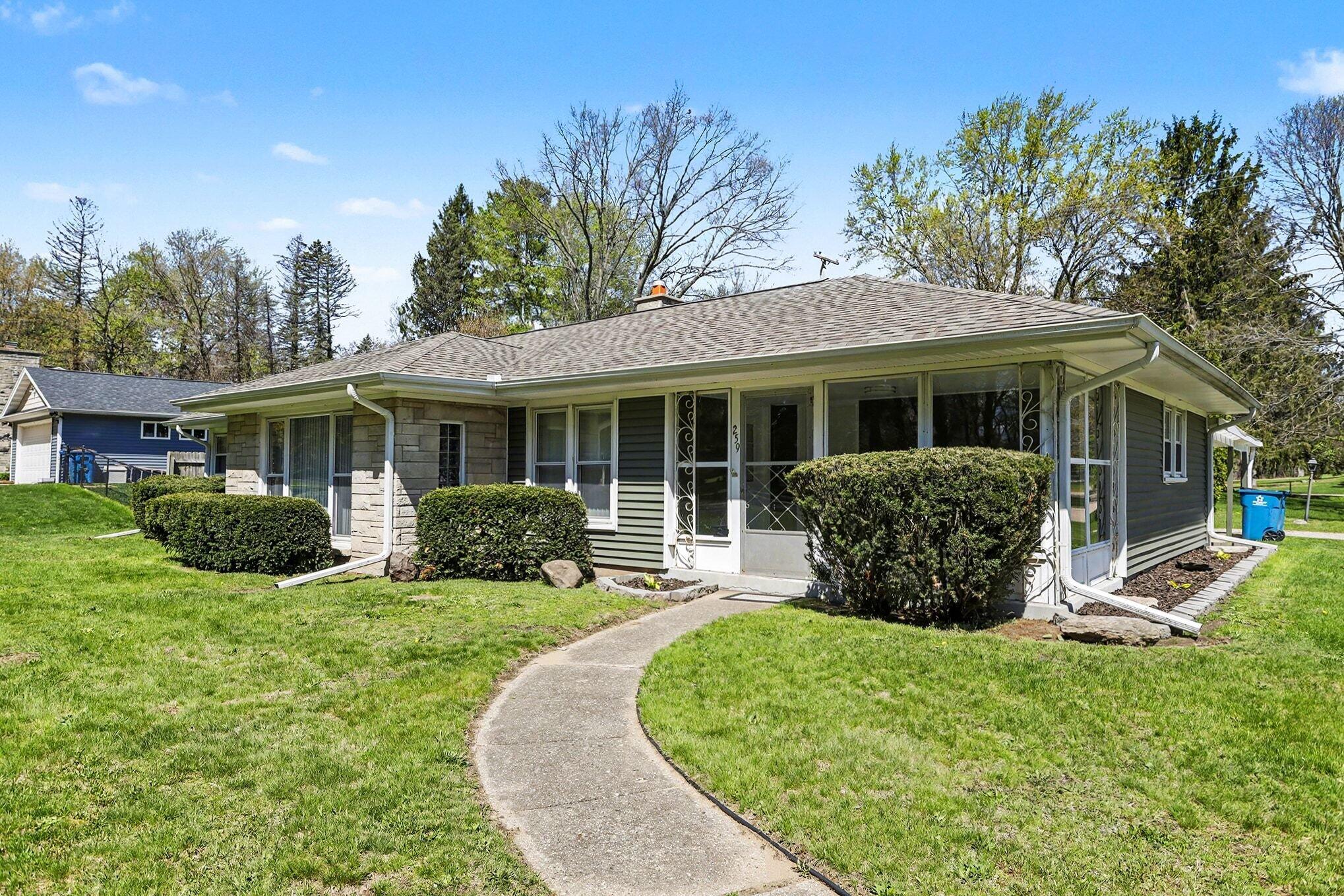 259 Wahwahtaysee Way