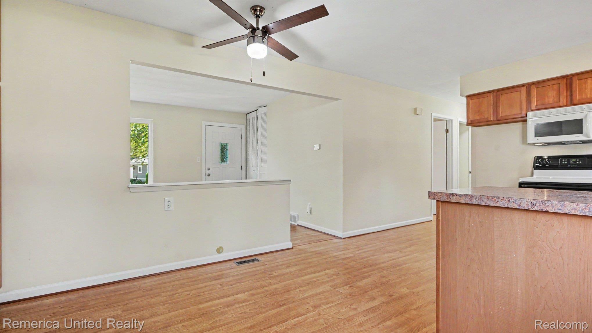9222 Riverside Drive