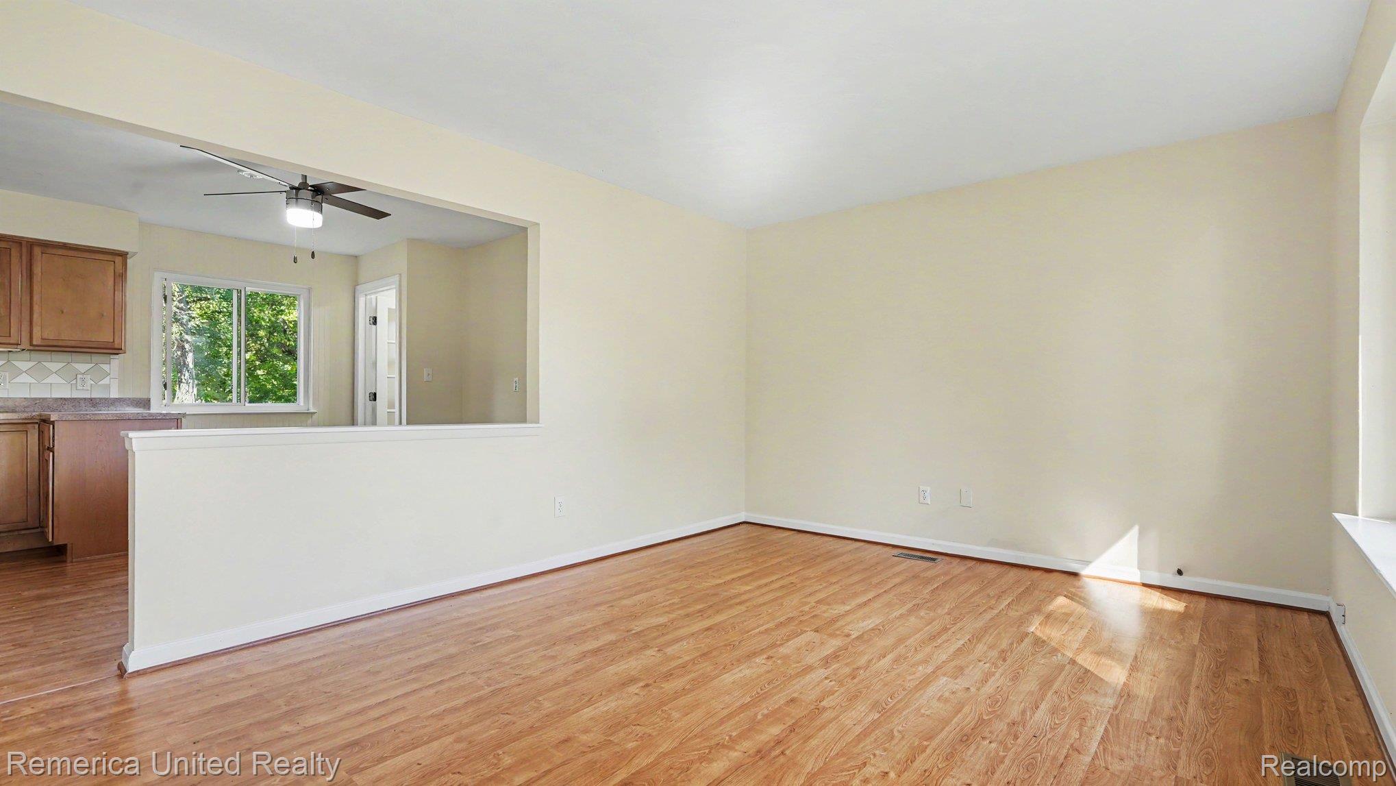 9222 Riverside Drive