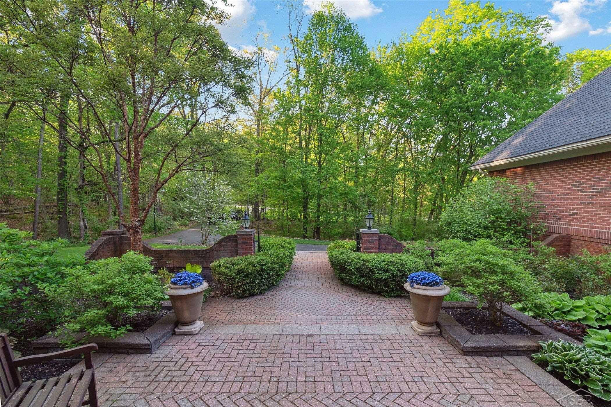 3283 Foxfire Drive