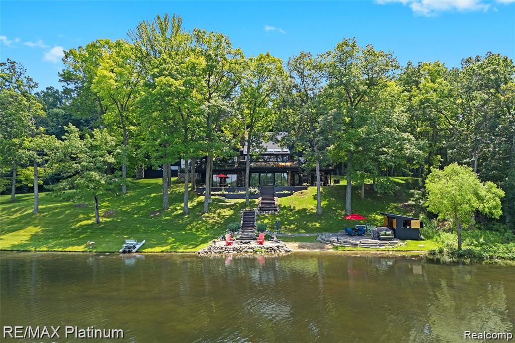 2095 BRIGHTON SHORES Trail