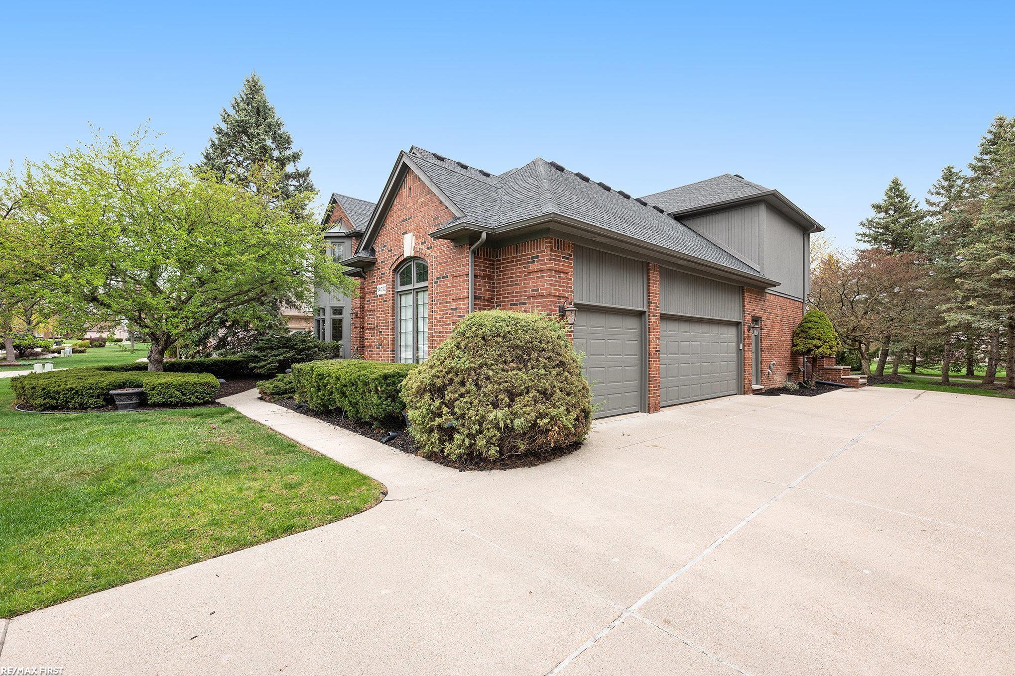 54002 Whitby Way
