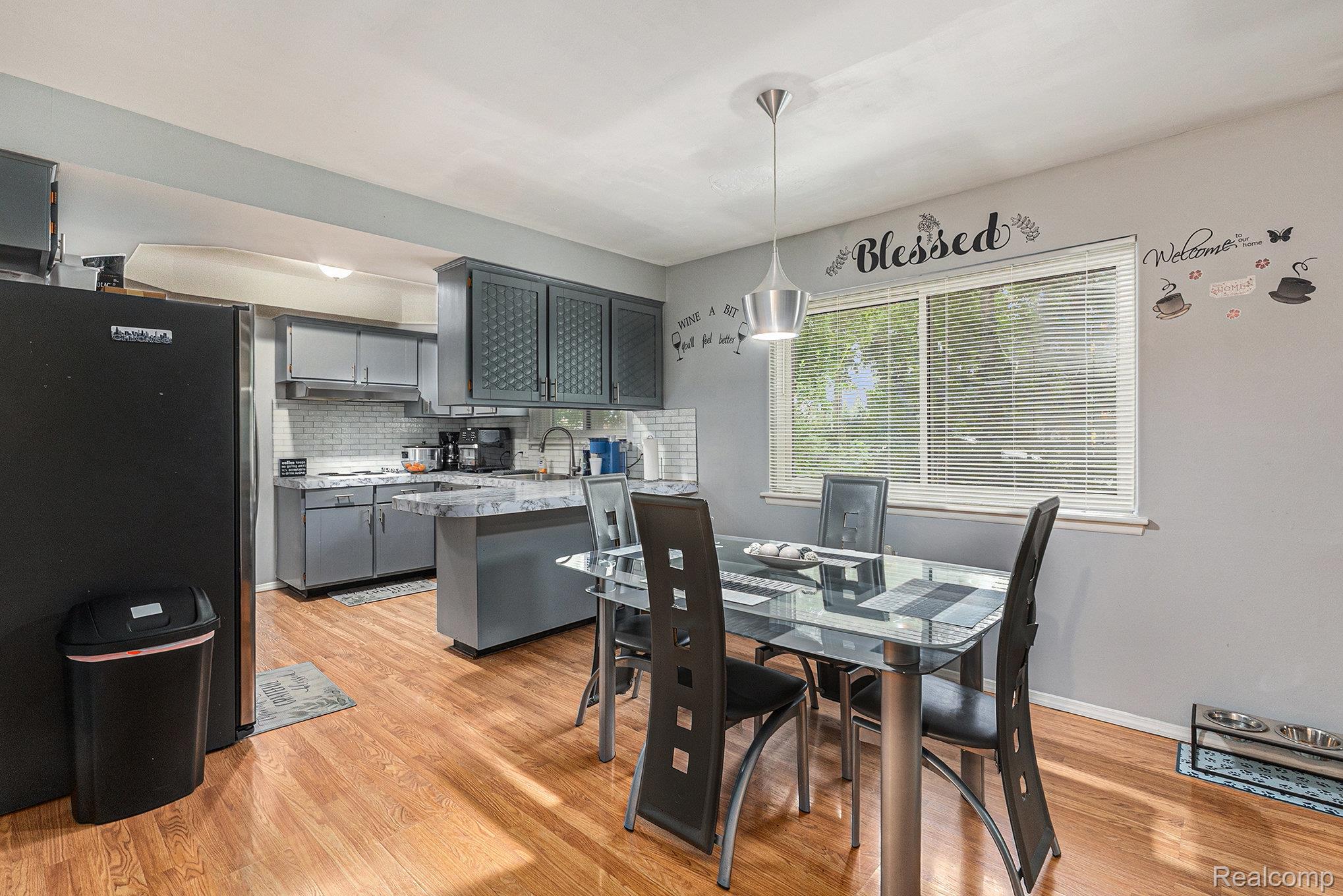 Warren City, Michigan 48093, United States, 4 Bedrooms Bedrooms, ,3 BathroomsBathrooms,Residential,Active,238022