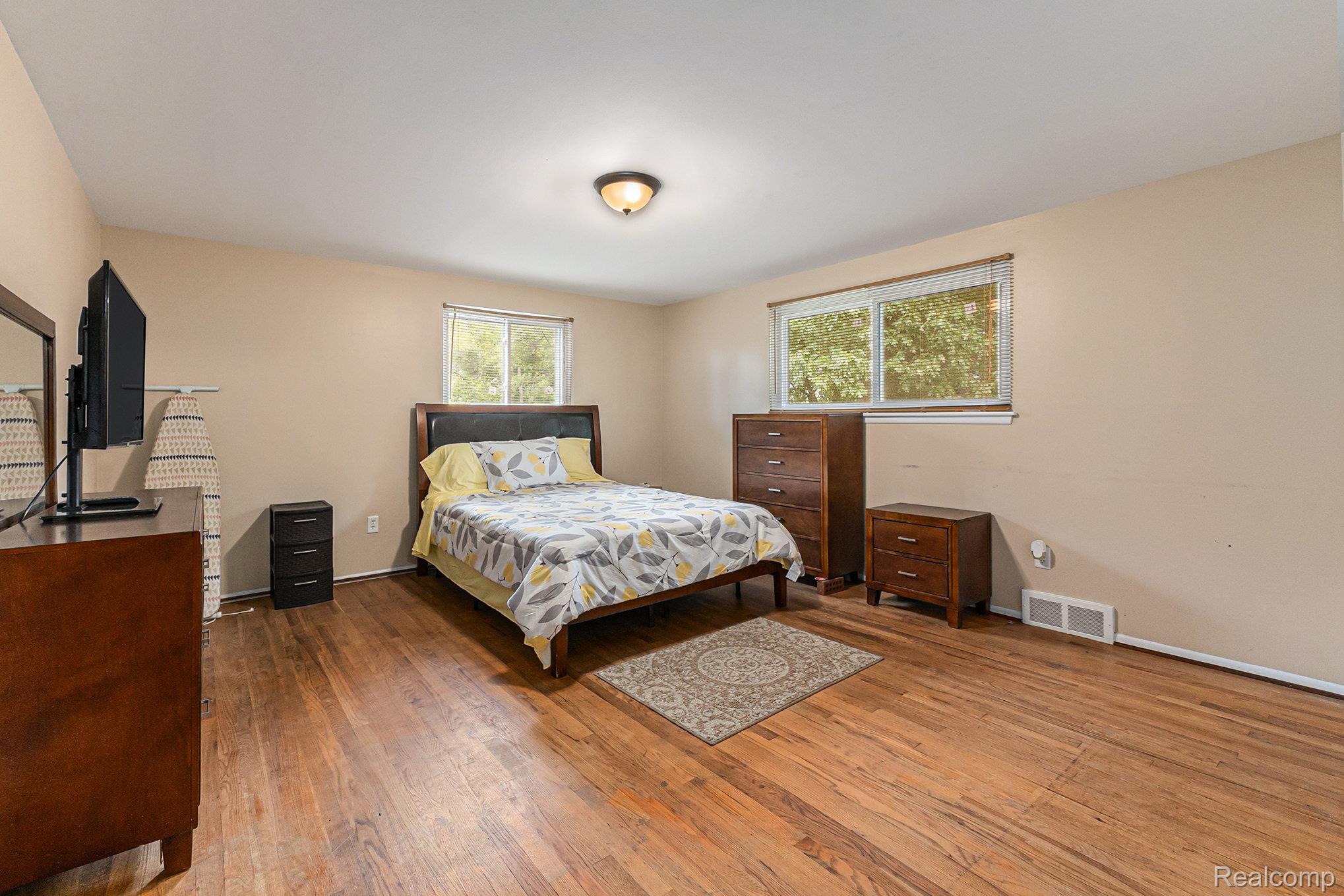 Warren City, Michigan 48093, United States, 4 Bedrooms Bedrooms, ,3 BathroomsBathrooms,Residential,Active,238022