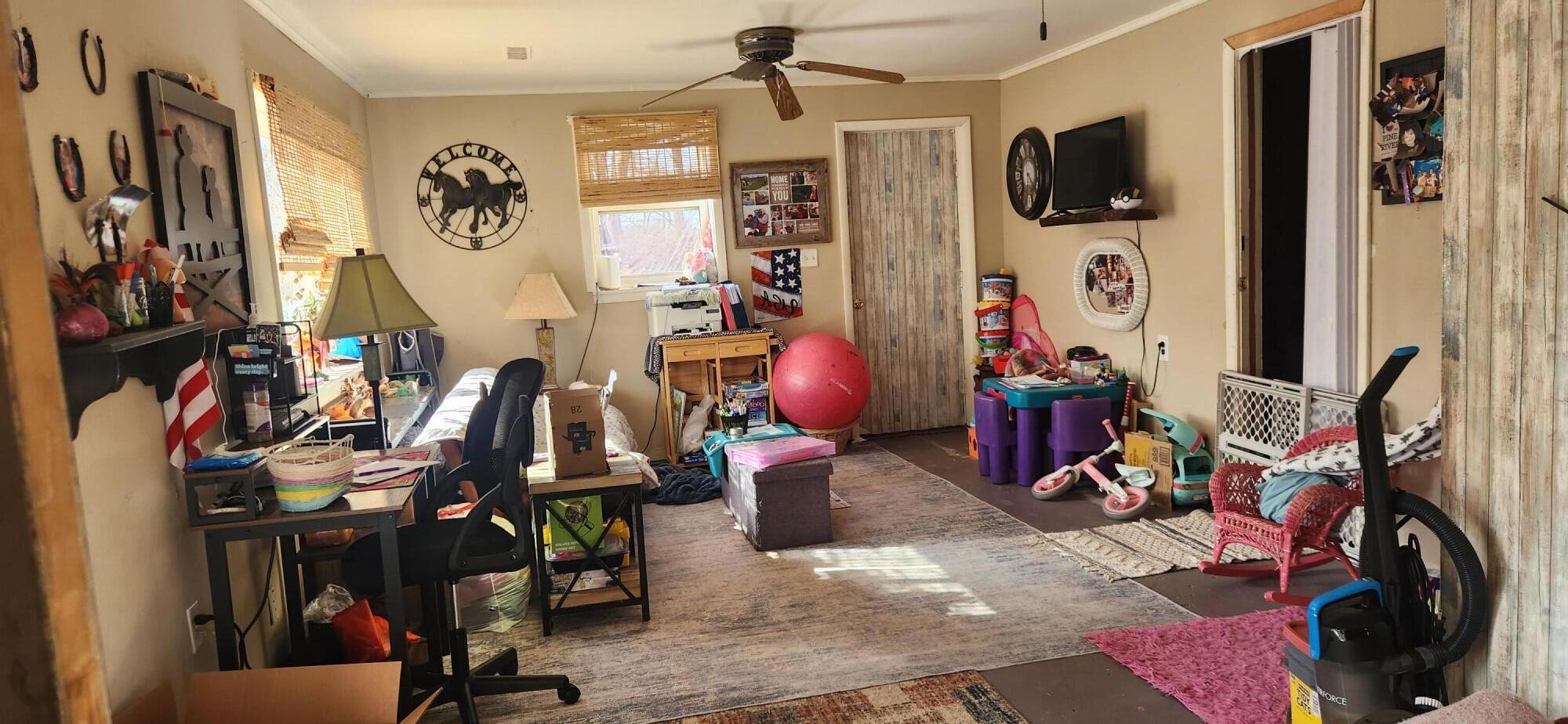 4039 N Pleasant Road