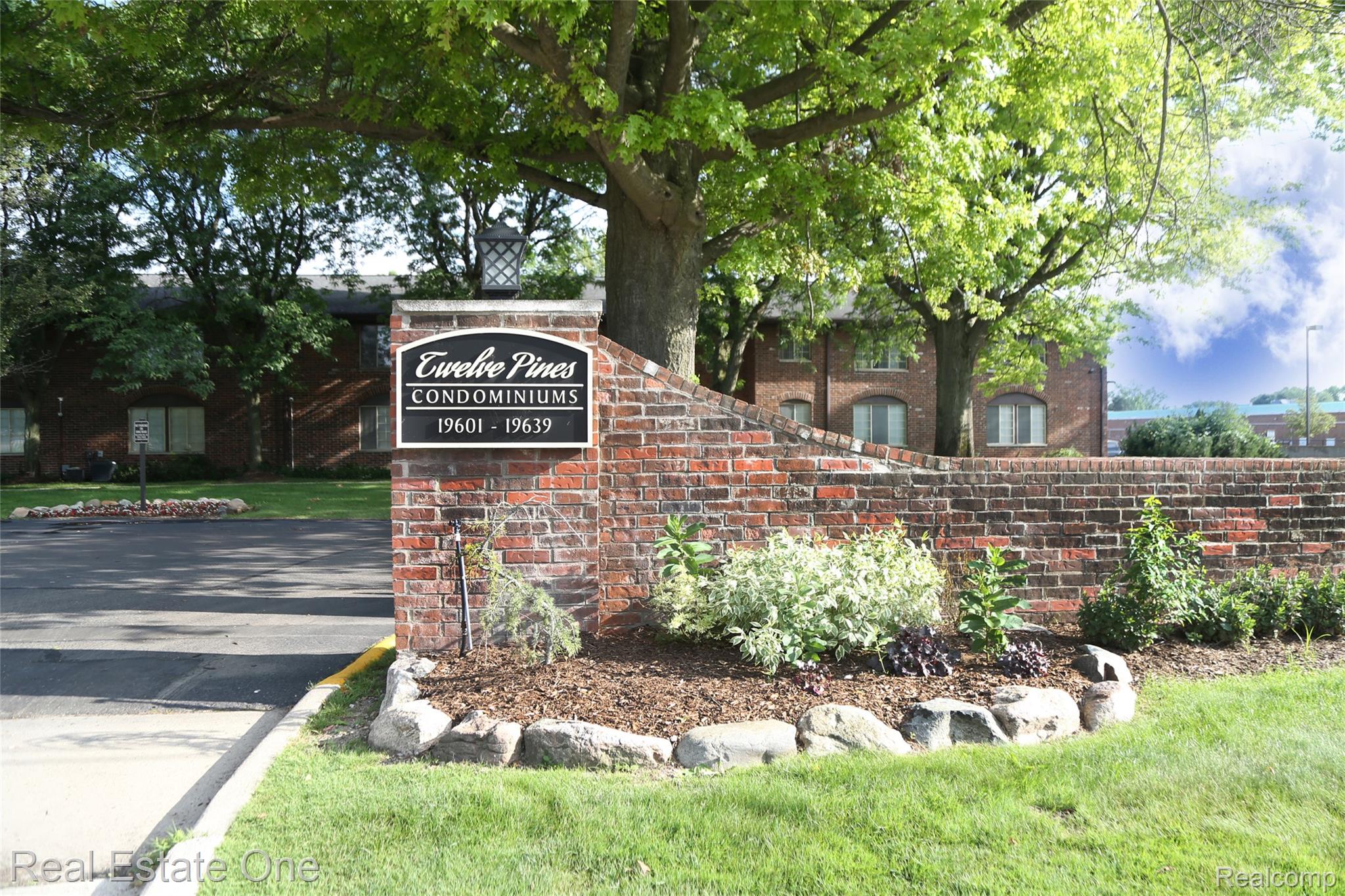 19639 W 12 Mile Road 104