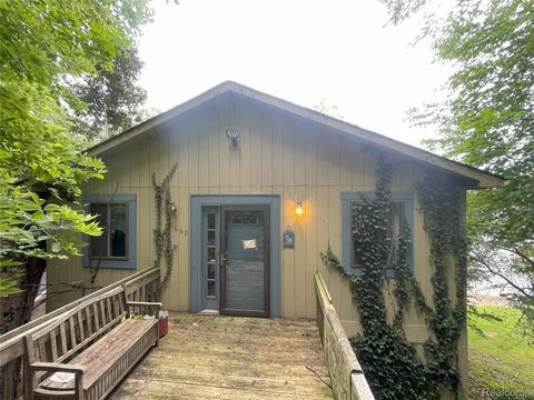 5669 Lakeview Boulevard Hadley Township MI 48438