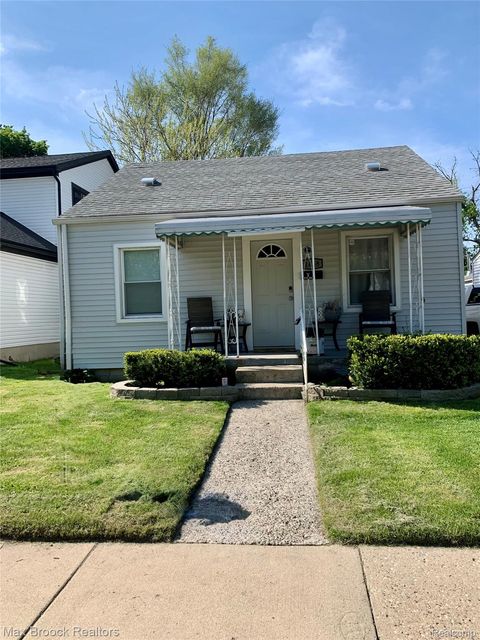 1448 E HARRY Avenue Hazel Park City MI 48030