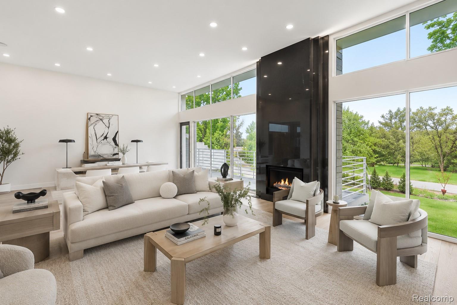 1756 ALEXANDER Drive
