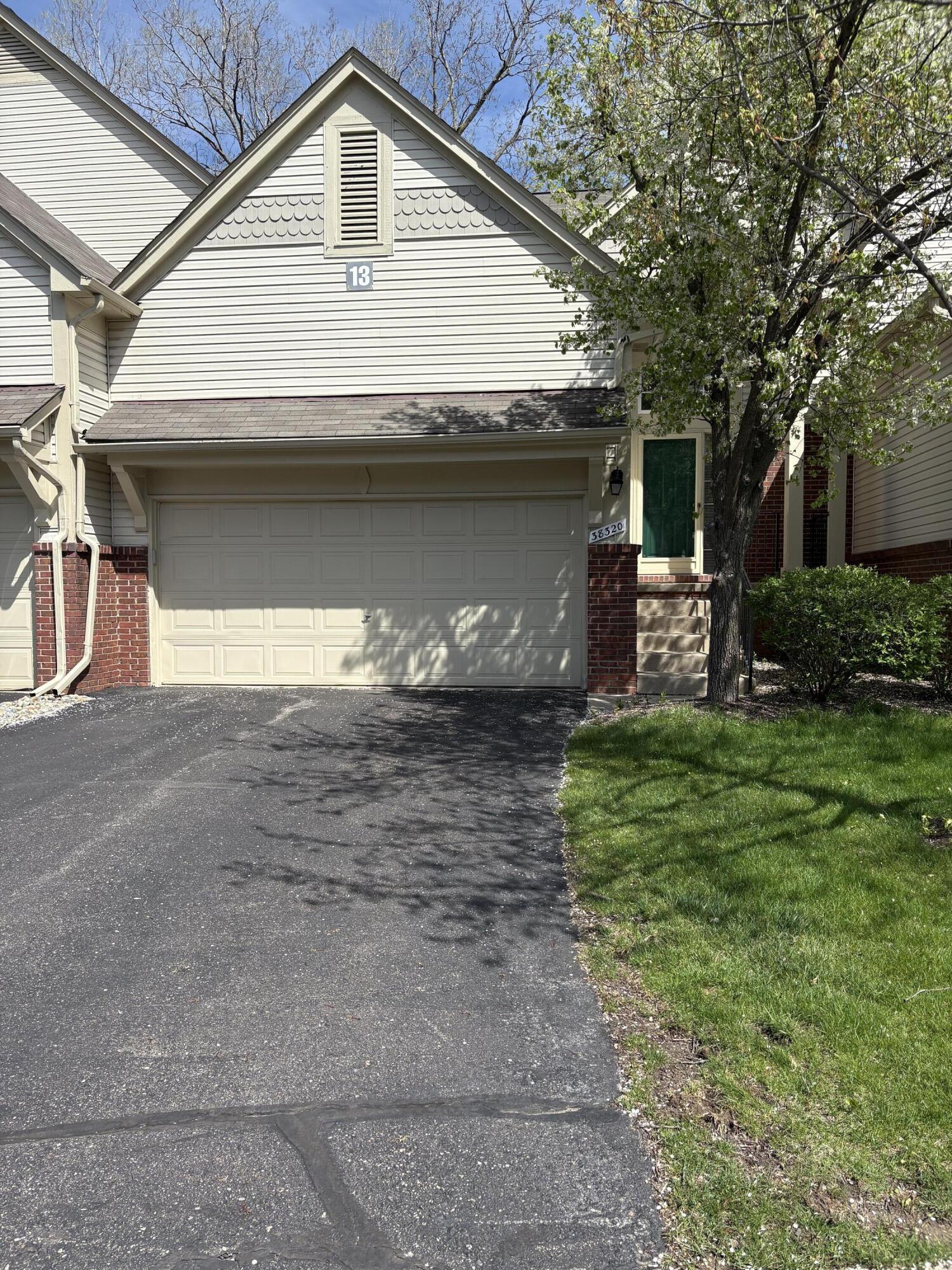 38320 Saratoga Circle