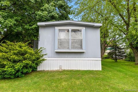 3723 Pinoak Street Village Of Clarkston City MI 48348