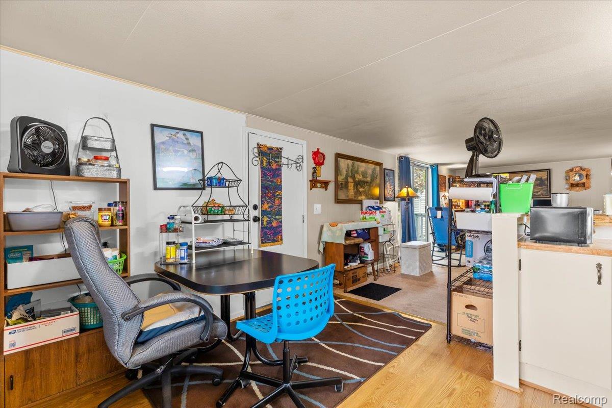 Village Of Clarkston City, Michigan 48348, United States, 2 Bedrooms Bedrooms, ,1 BathroomBathrooms,Residential,Active,139701