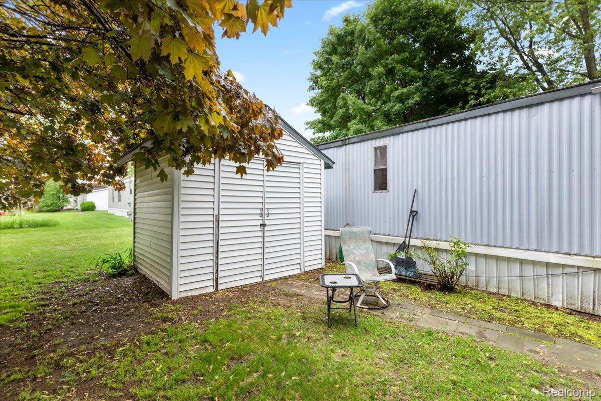 Village Of Clarkston City, Michigan 48348, United States, 2 Bedrooms Bedrooms, ,1 BathroomBathrooms,Residential,Active,139701