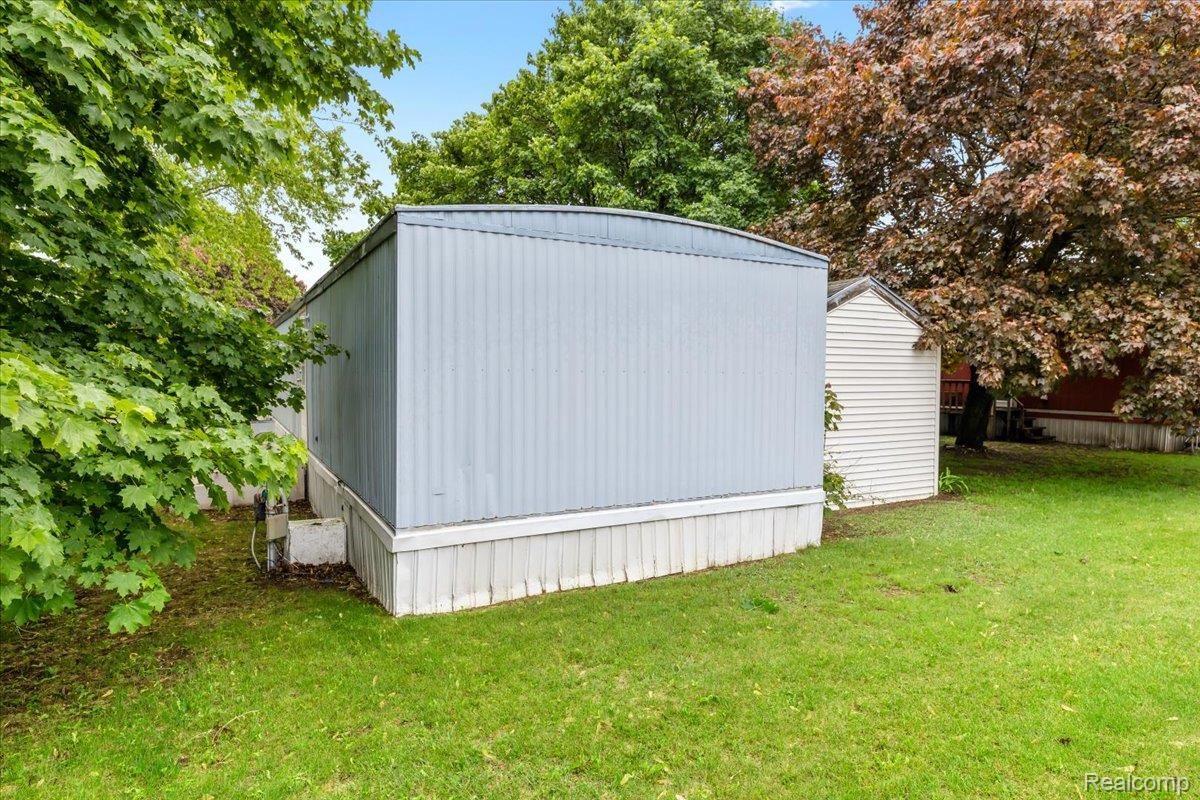 Village Of Clarkston City, Michigan 48348, United States, 2 Bedrooms Bedrooms, ,1 BathroomBathrooms,Residential,Active,139701