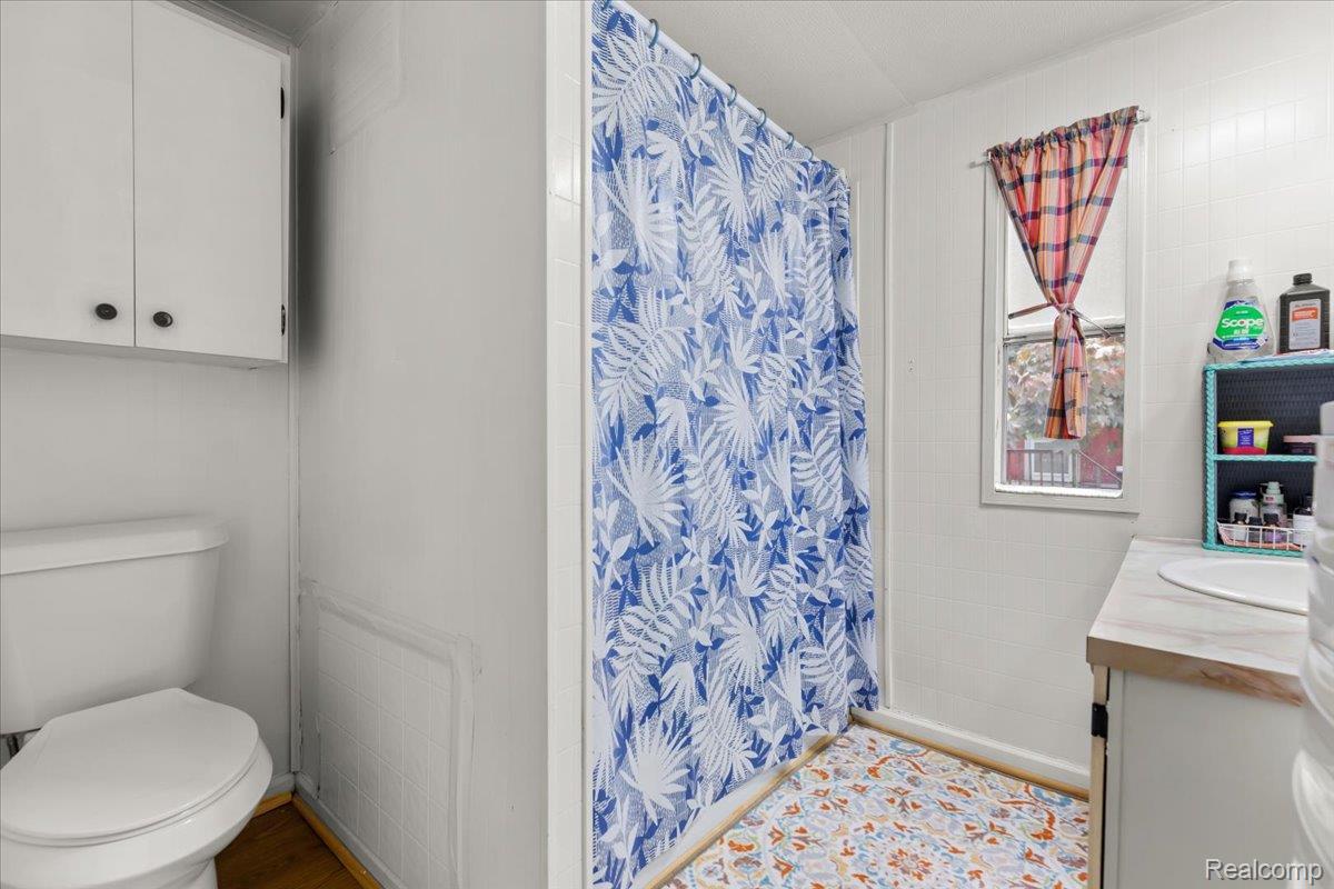 Village Of Clarkston City, Michigan 48348, United States, 2 Bedrooms Bedrooms, ,1 BathroomBathrooms,Residential,Active,139701