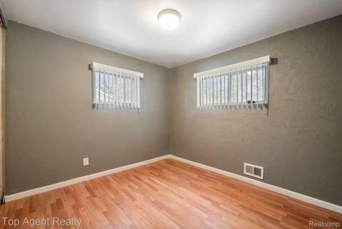 Tiny photo for 520 Linda Vista Drive, Pontiac City, MI 48342 (MLS # 20261021763)